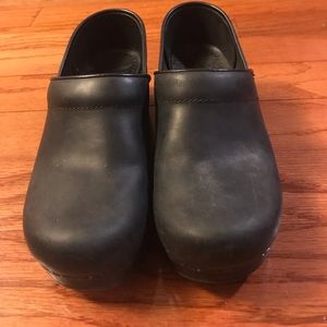 Dansko Black Leather Clogs Size Euro 37 US 7